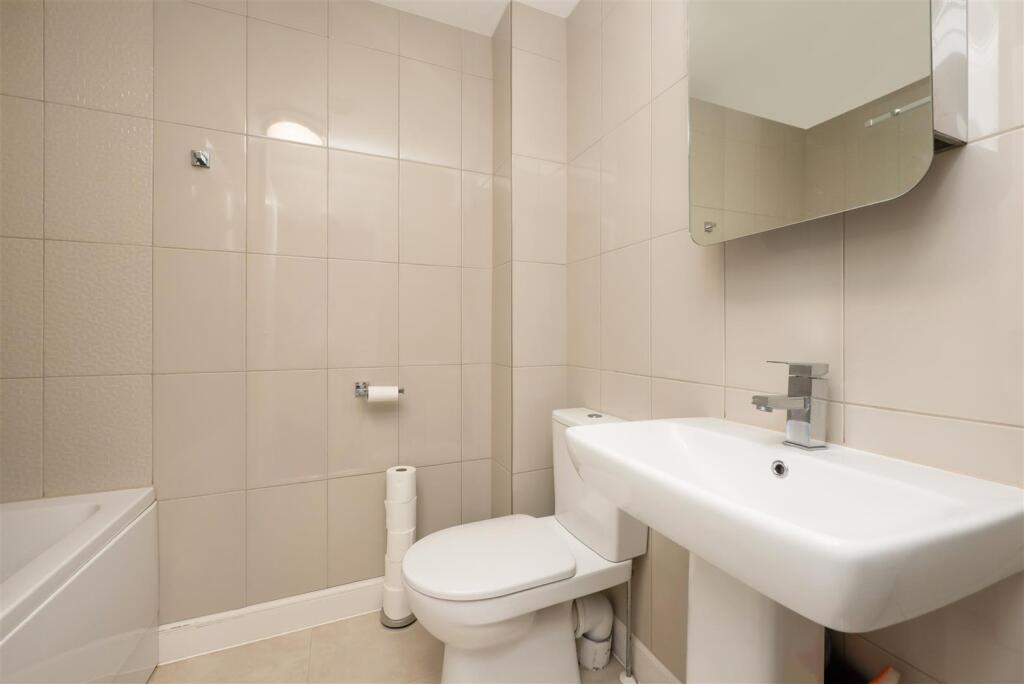 Hobnail Path, Aylesham, Canterbury