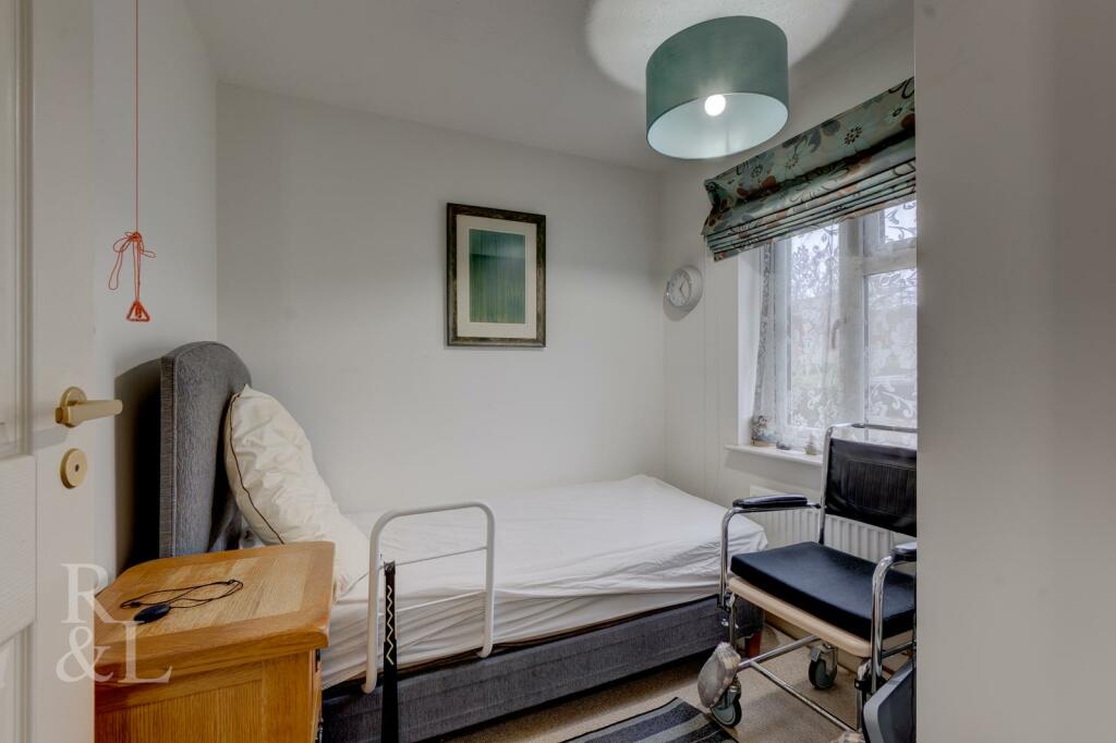 Kingfishers Court (8).jpg