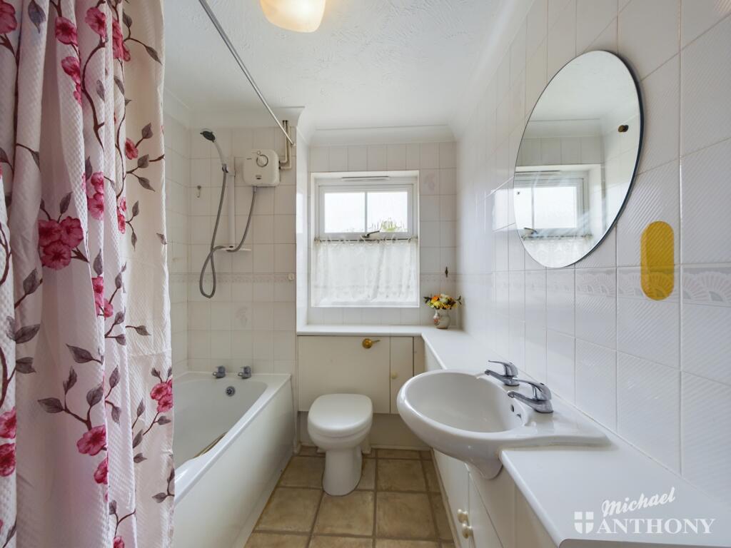 CAM01064G0-PR0419-STILL012