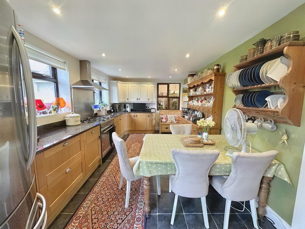 Kitchen/ Breakfast R