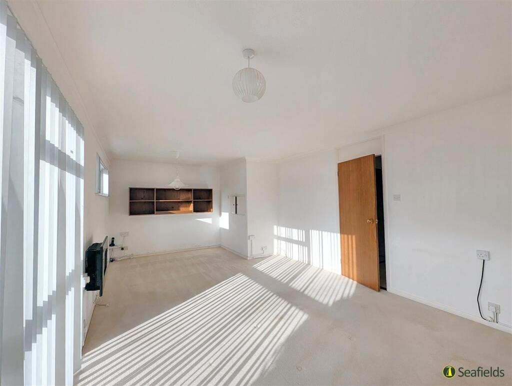 Sitting/Dining Room