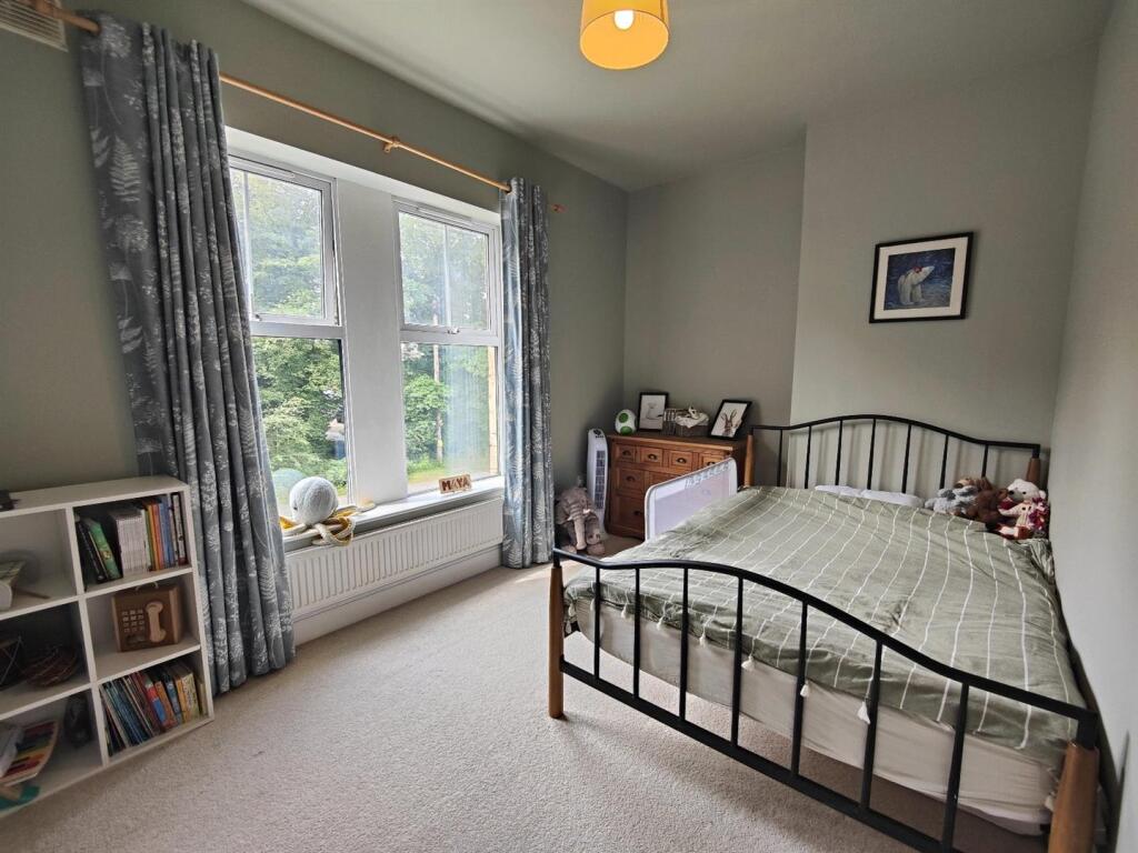 Bedroom 2a.jpg