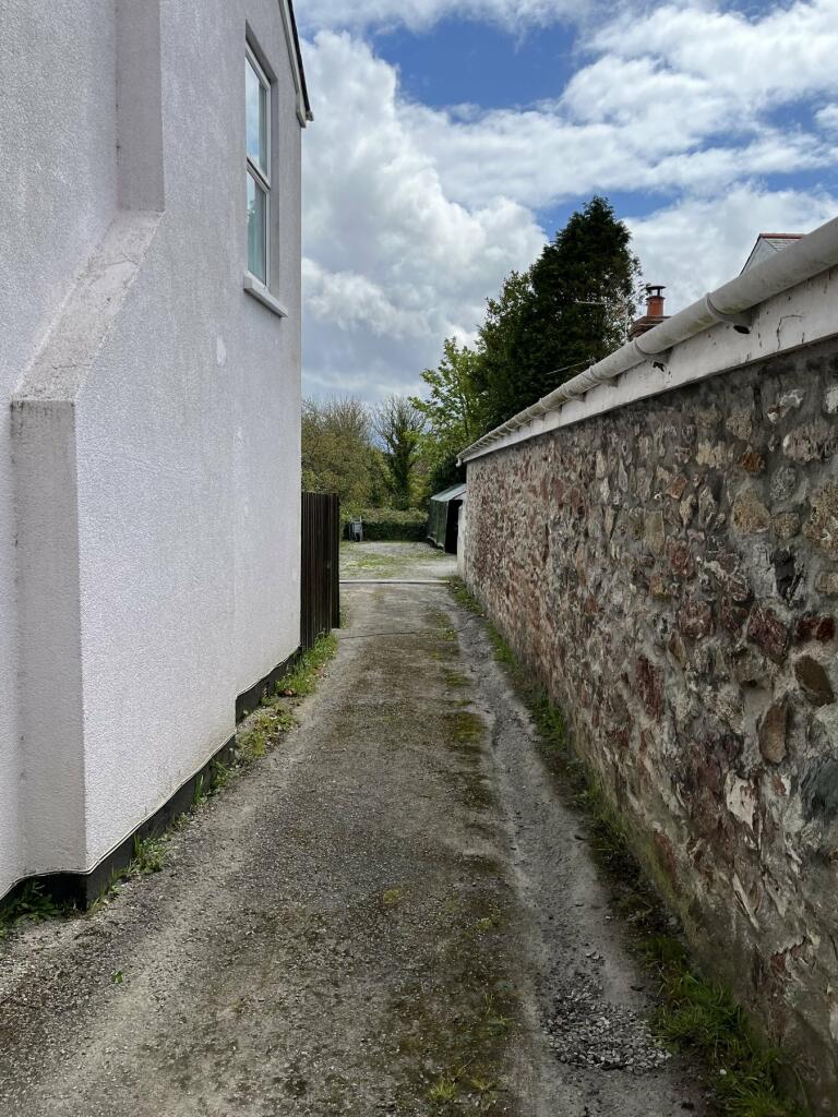 Access lane