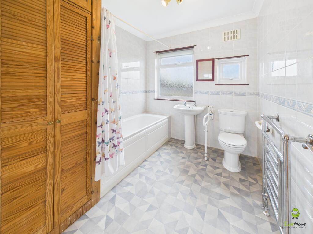 Presented by Clinton at EweMove Bexleyheath and Da