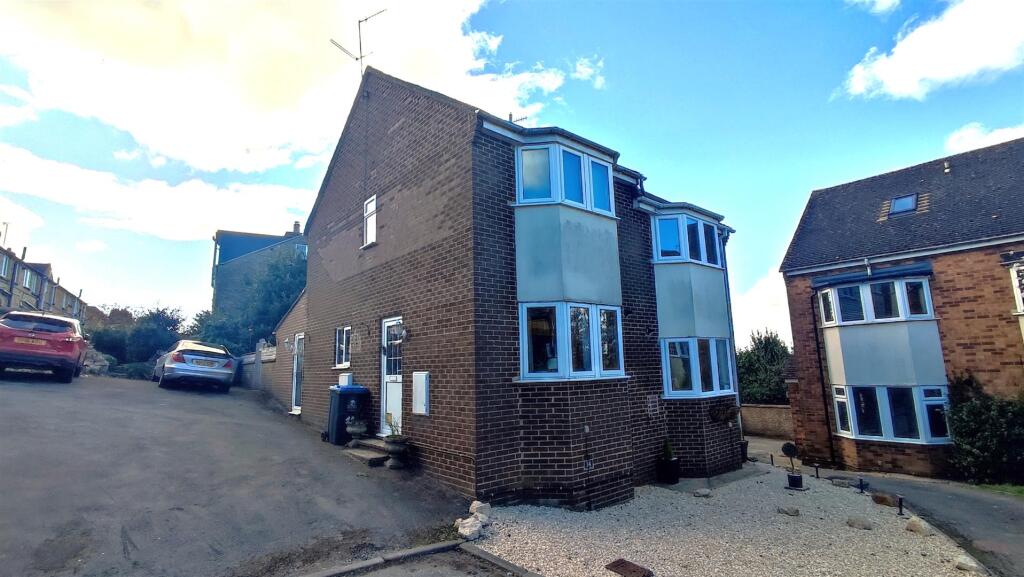 14 Pearce drive front.JPG