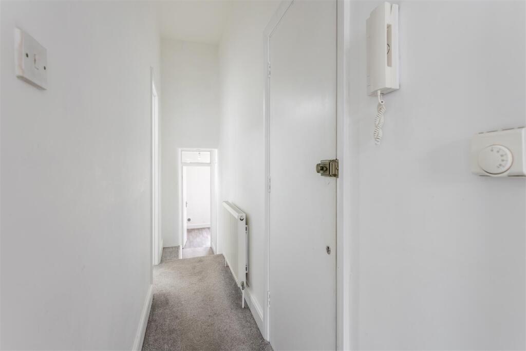Flat 2, 73 Queens Park Road-18.jpg