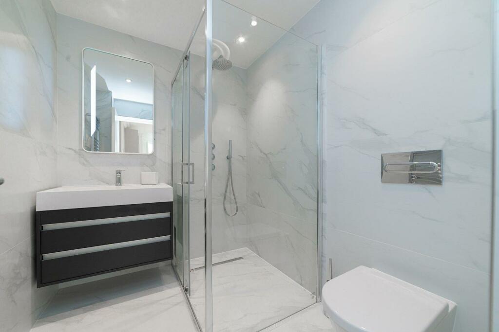 En - Suite Bathroom