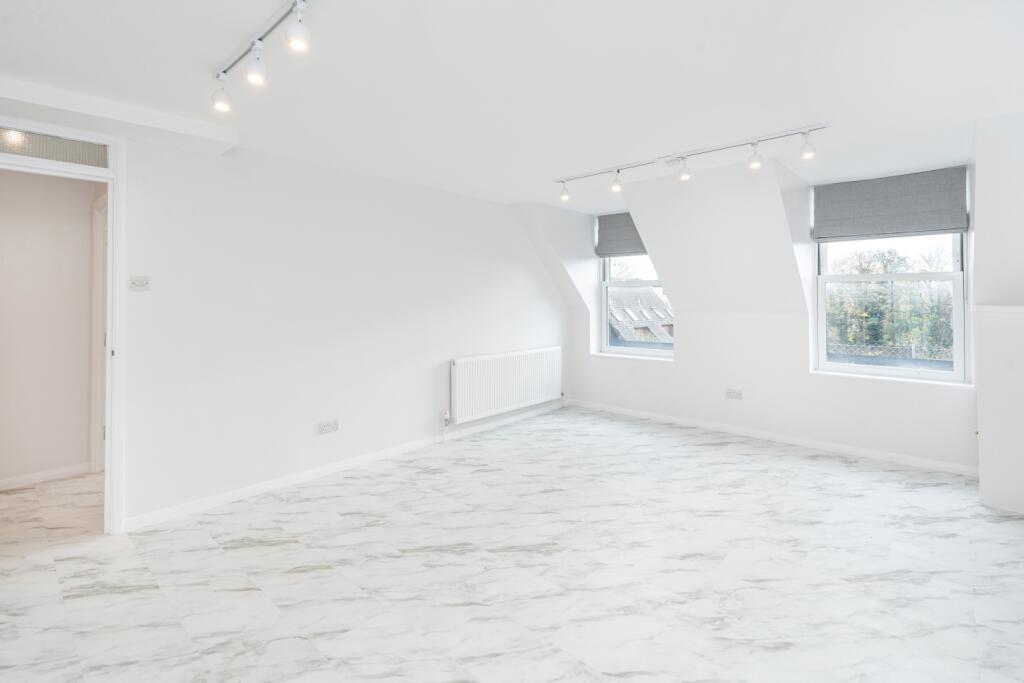 34 FBC living room4
