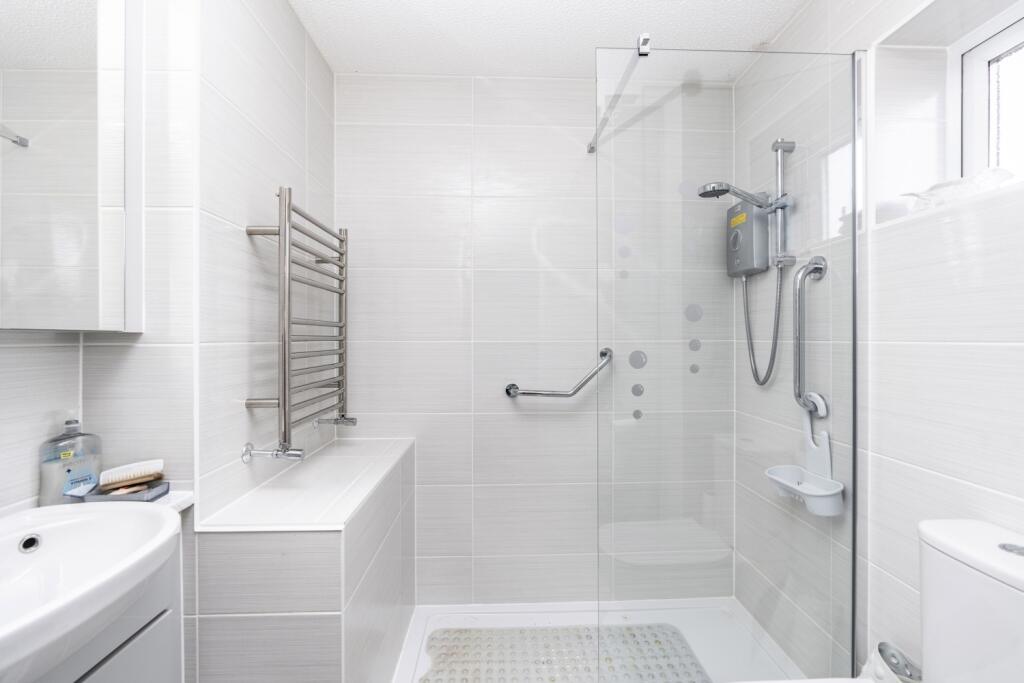 en-suite, West Stonebridge, Peterborough, Ewemove 