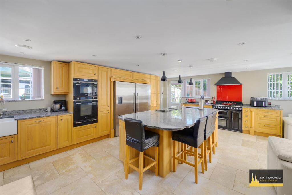 Kitchen / Breakfast Room