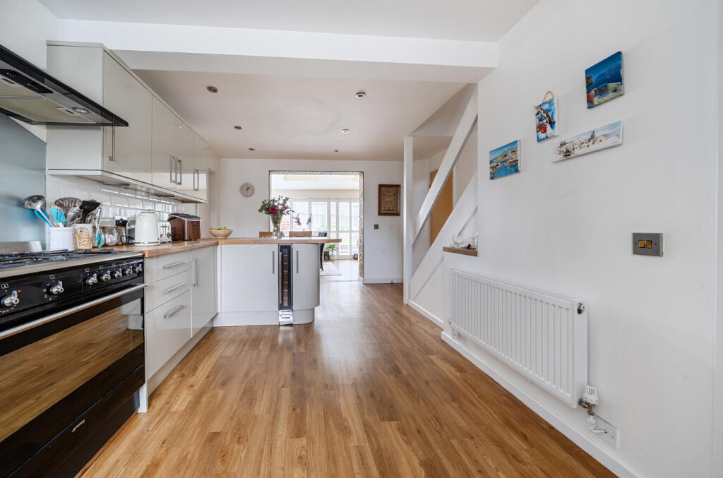 1374563-19-6904df...