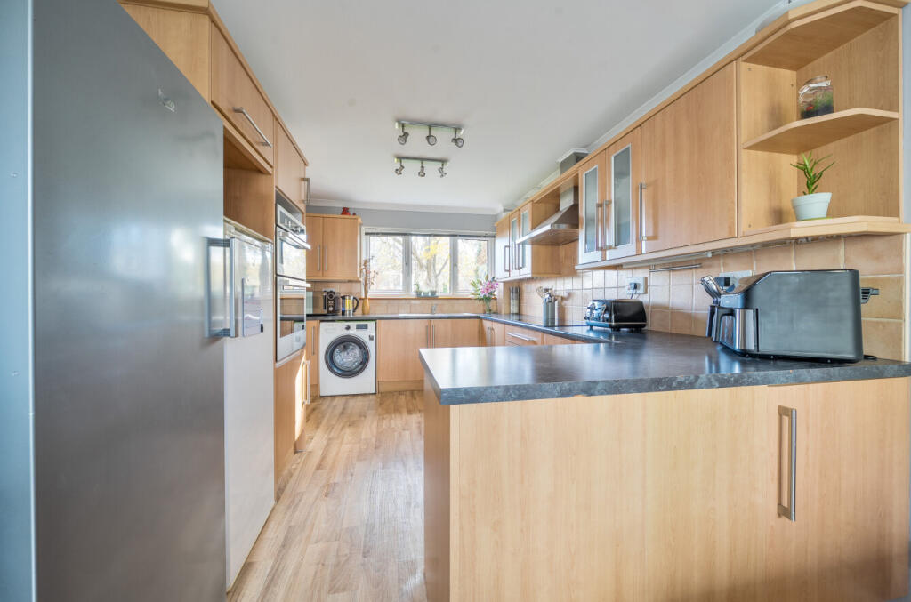 1372975-1-6900bb6...