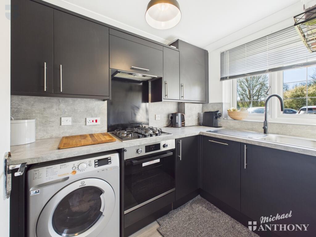 CAM03852G0-PR0242-STILL011