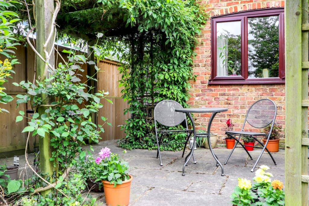 Patio for al fresco dining