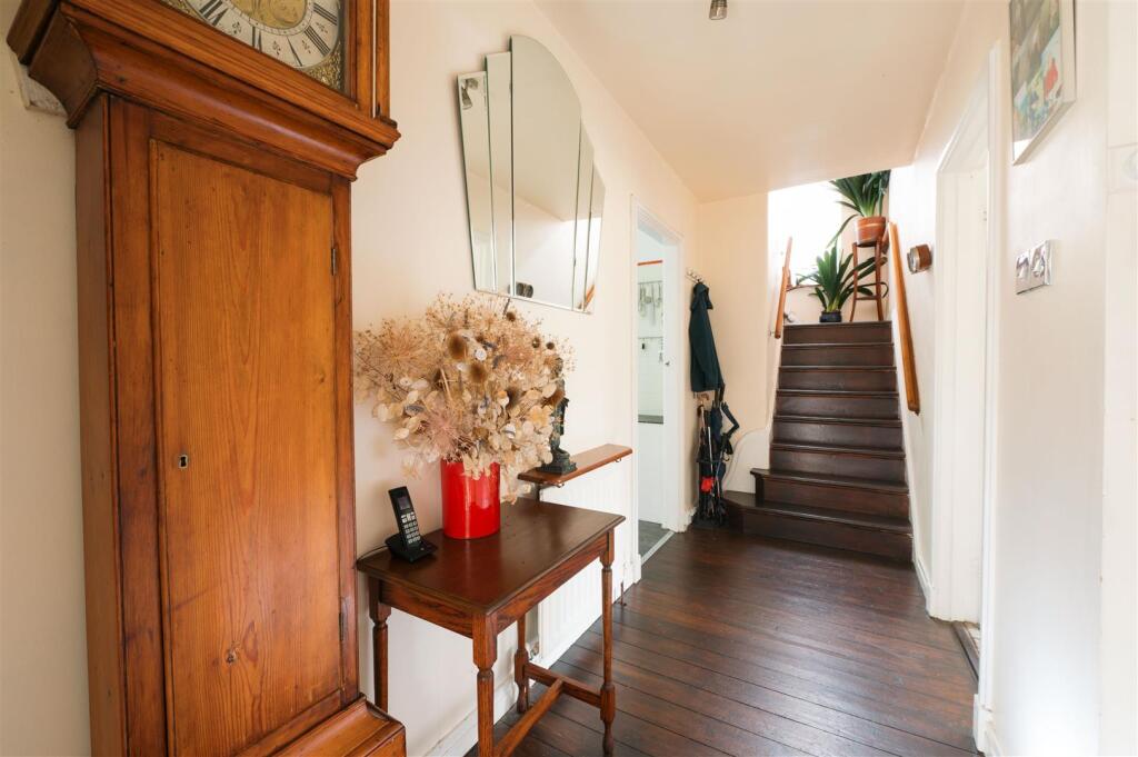 55 Benslow Lane, Hitchin-04 - Copy.jpg