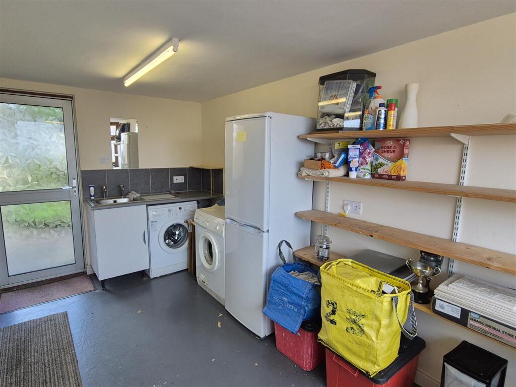 Former Garage/Workshop/Utility
