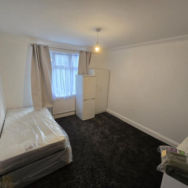 Hickman Road, Romford, London, RM6