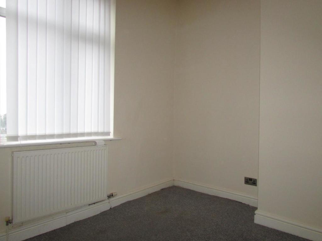 ARW208bed2.JPG