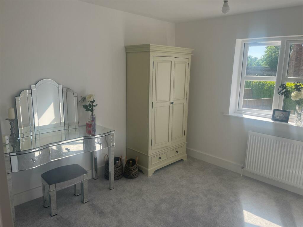 BEDROOM 3 (REAR)
