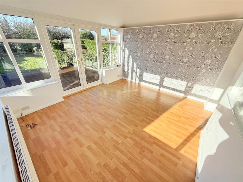 SITTING/ GARDEN ROOM
