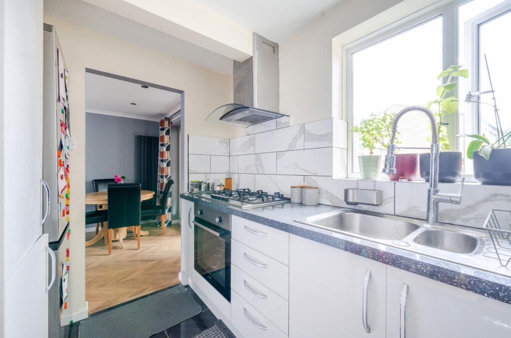 1313635-9-685971c...