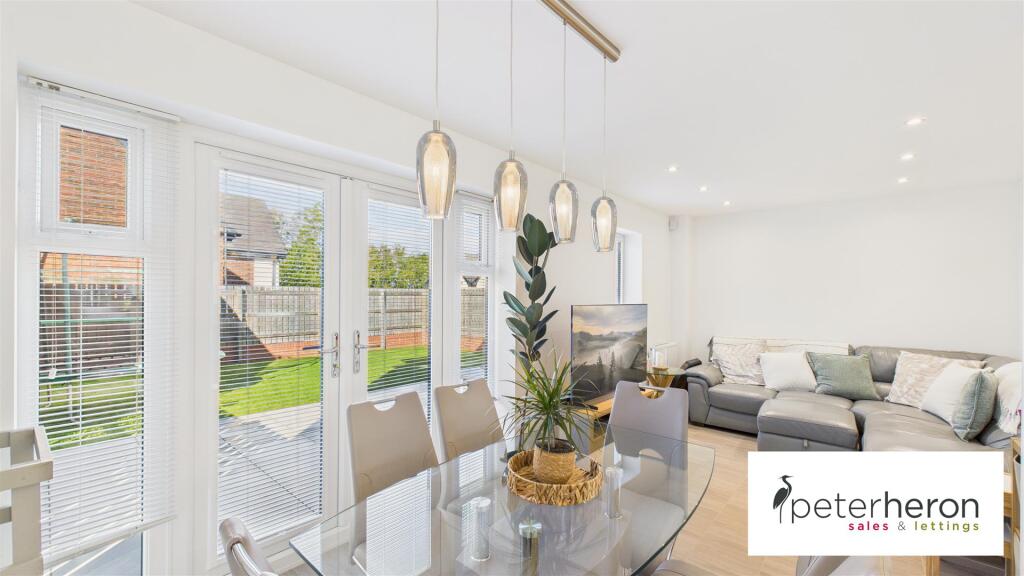 Open Plan Kitching &amp; Living Area
