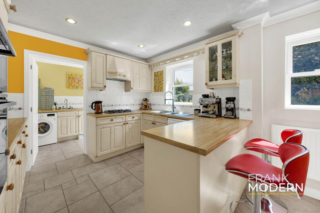 Kitchen / Breakfast Nook