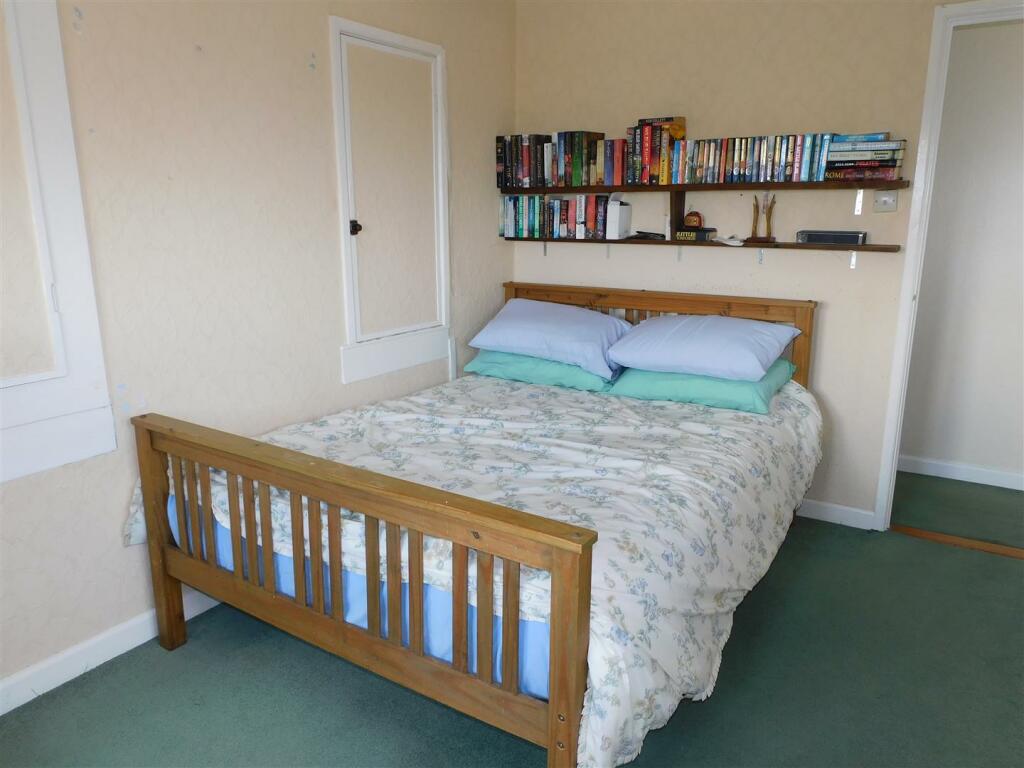 34 Townsend Bed 2.JPG