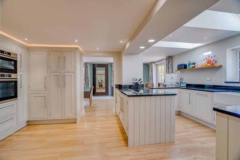 Kitchen (2)