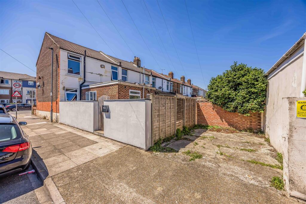Lower Flat, 215 Milton Road, Southsea-Small-Portic