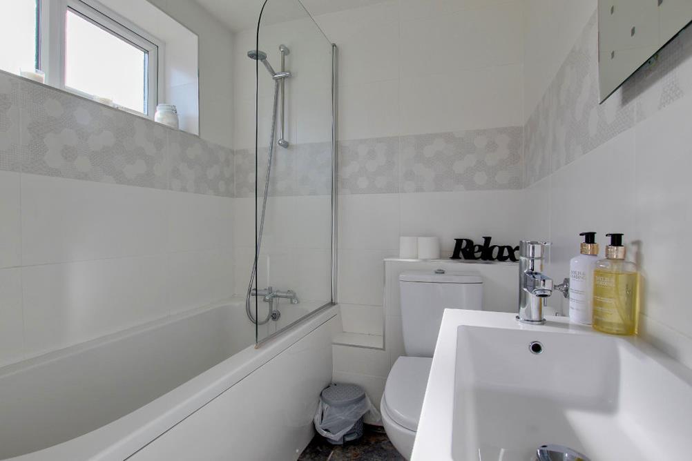 BATHROOM/W.C.