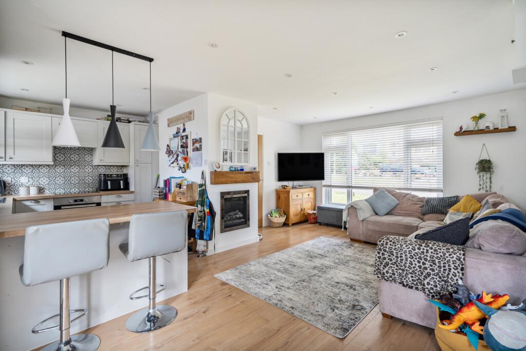 1331113-6-689211dd9cec2