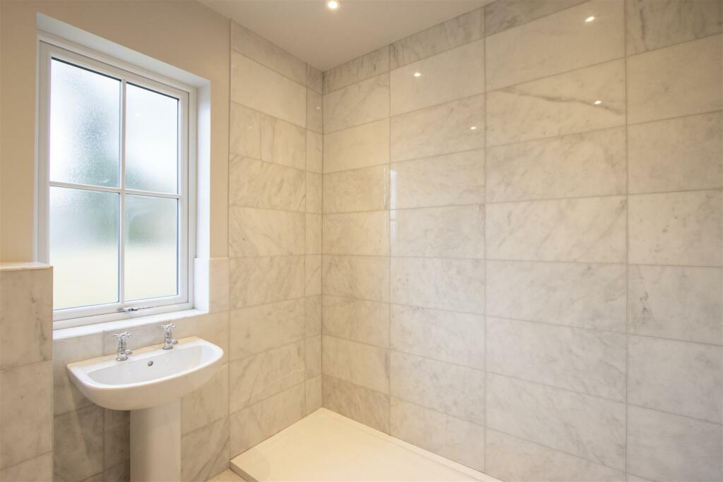 Family Bath 1 .jpg