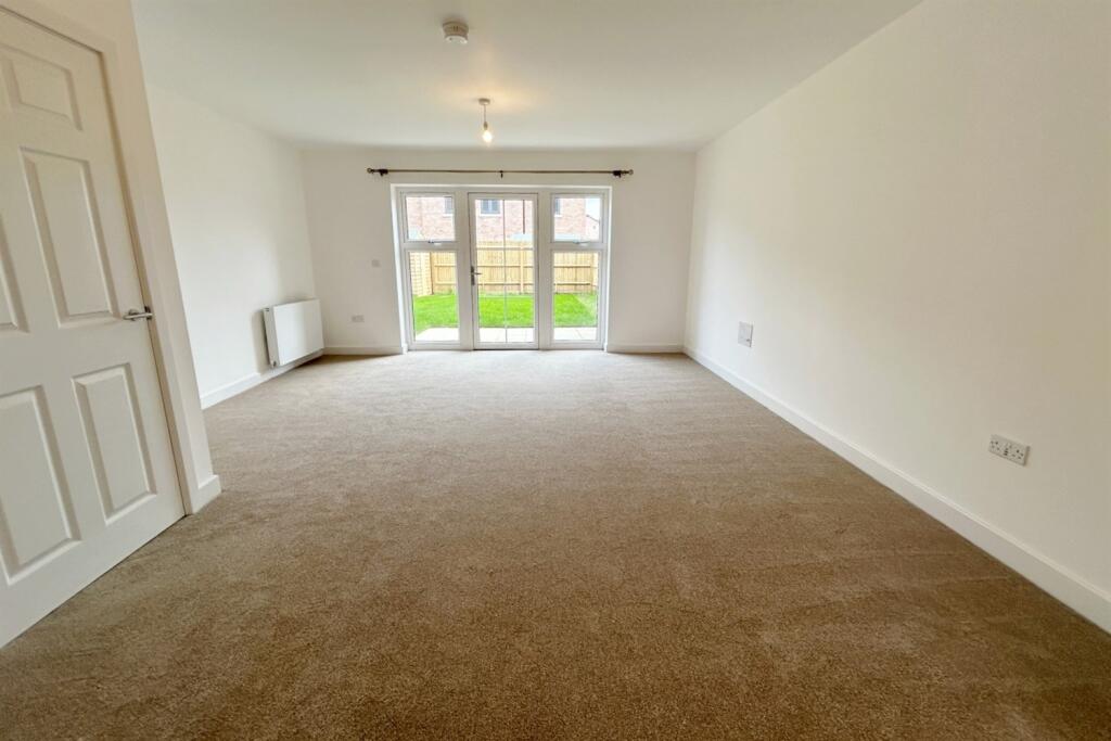 Sitting/Dining Room
