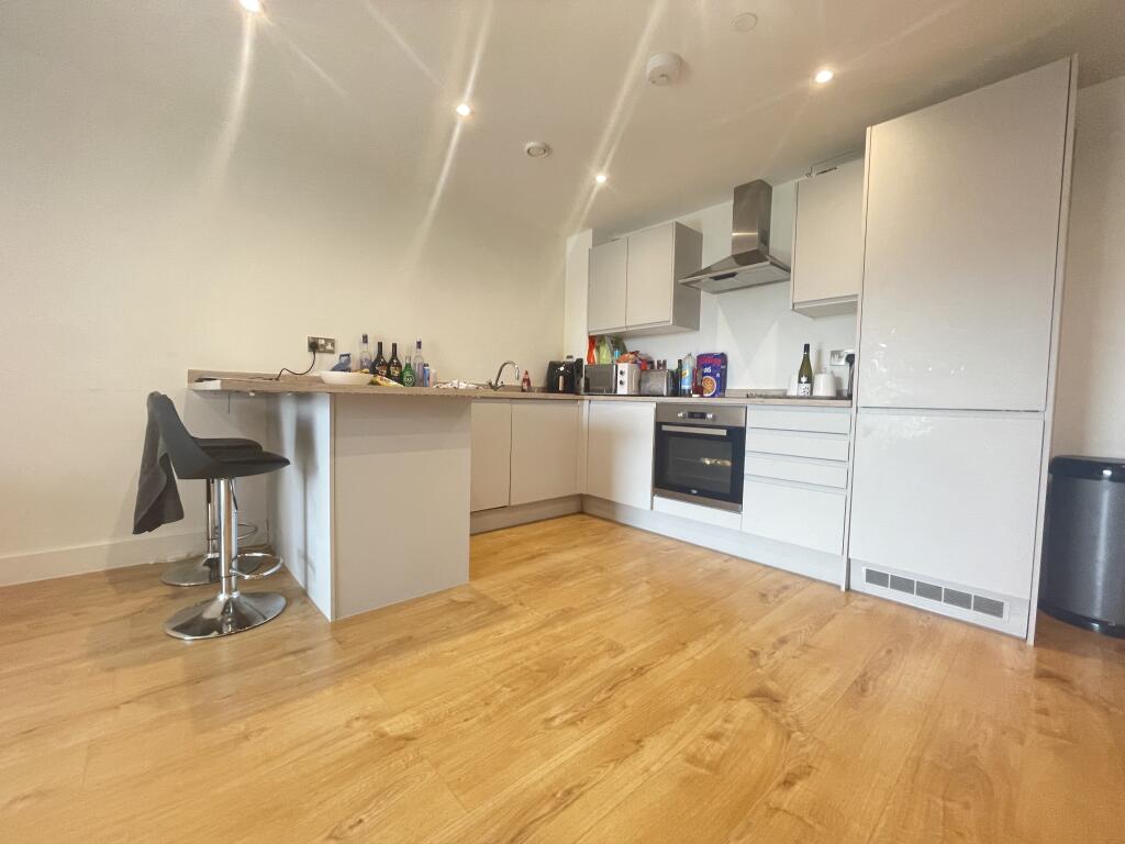 21 Leylands House9