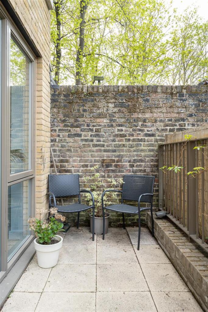 Richard Tress Way, E3