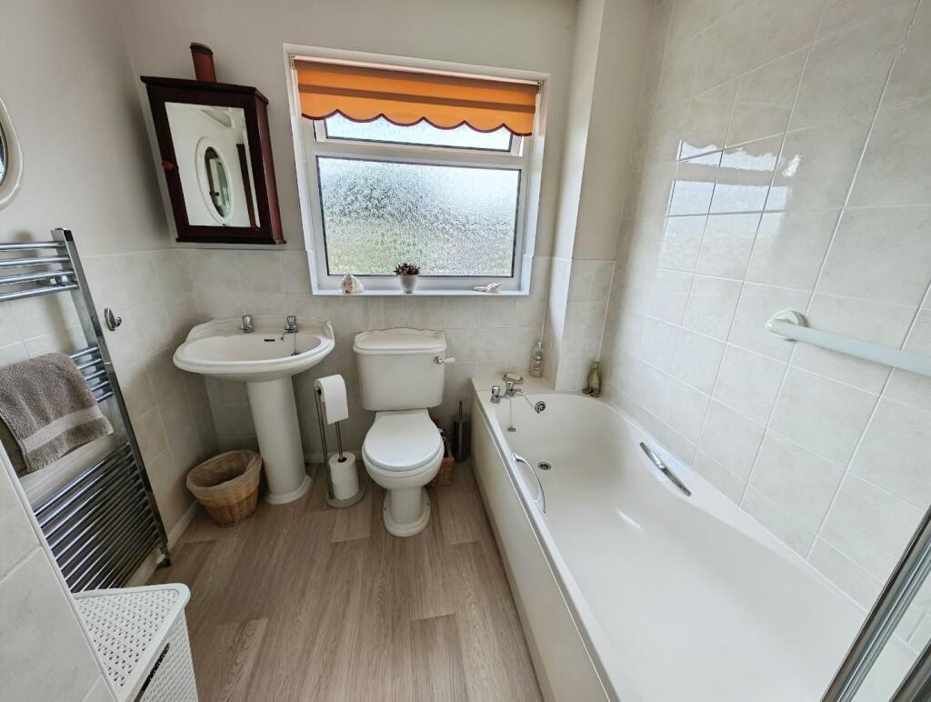 1ea62d0c-bath.jpg