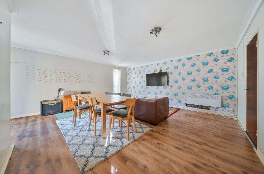 1371022-5-68f6517...