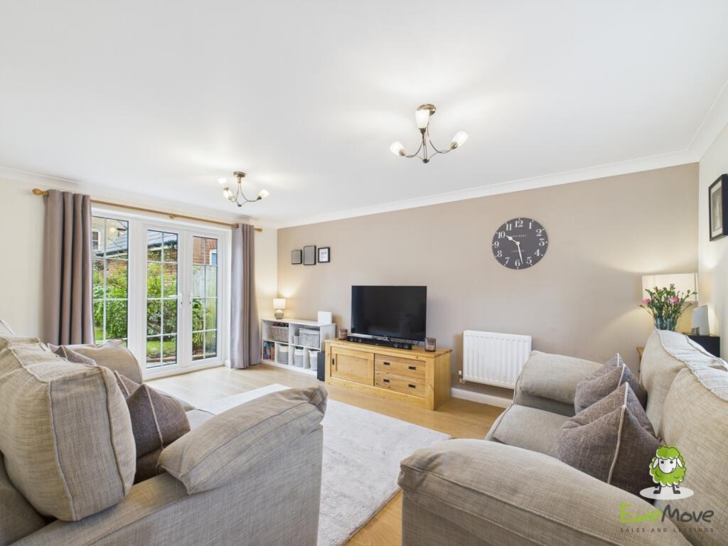 CAM03778G0-PR0181-STILL028