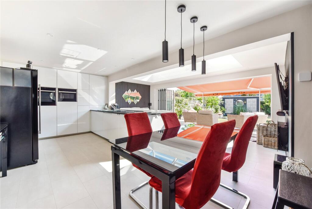 Sit/Dining/Kitchen
