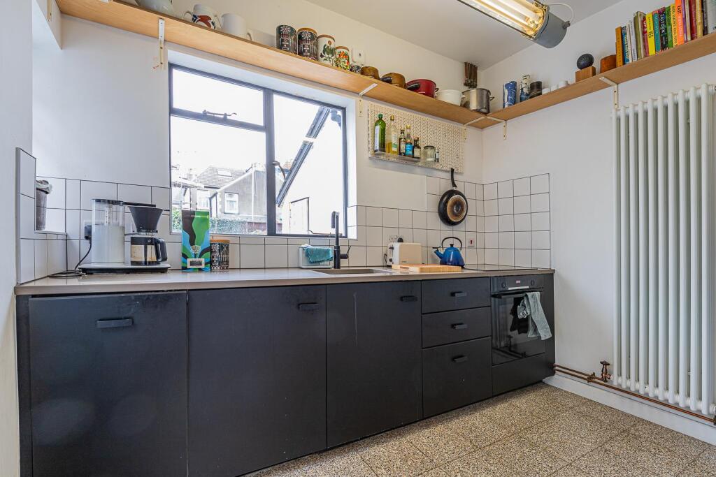 Mackintosh Place 214-16.jpg