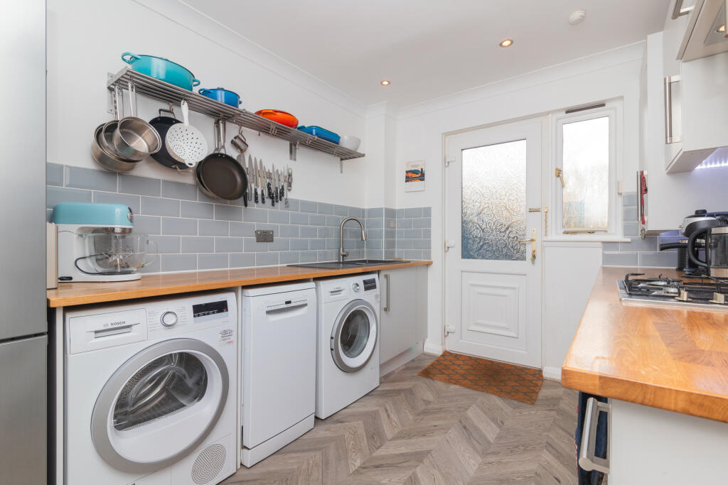 31 Earlshill Drive, Howwood, PA9 1DT 3L-10