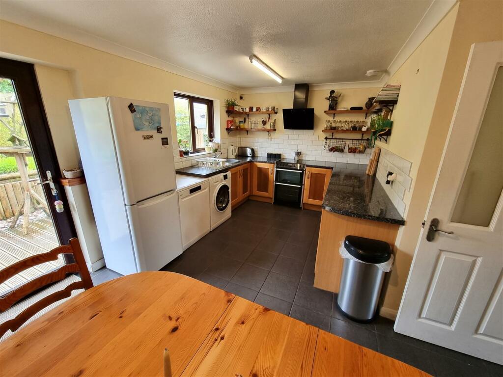 Kitchen &amp; Dining Room
