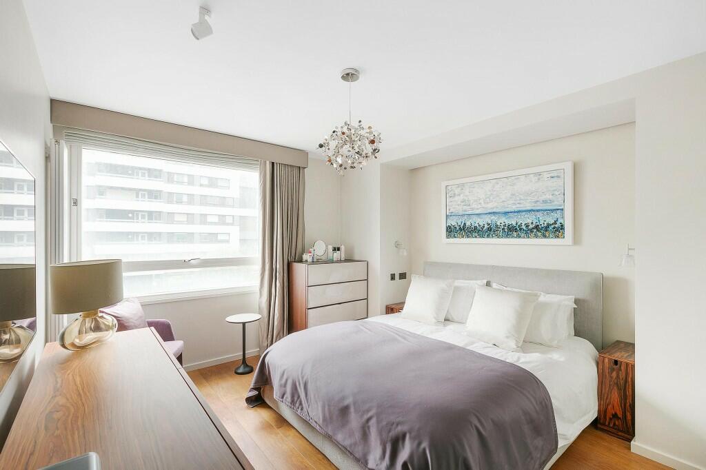Principal bedroom
