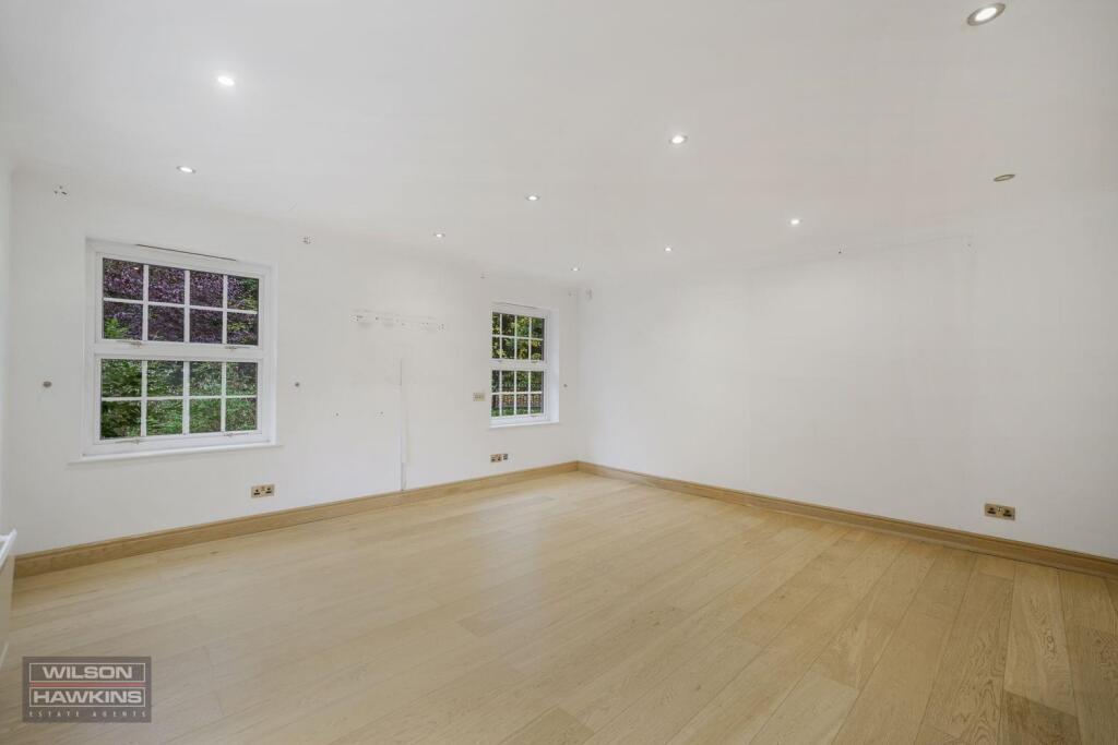 The Squirrels, Mount Park Road - 9EPgEL5jn2xaAZxBb