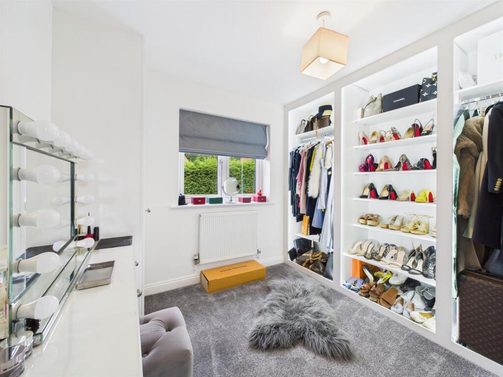 Dressing Room/Bedroom