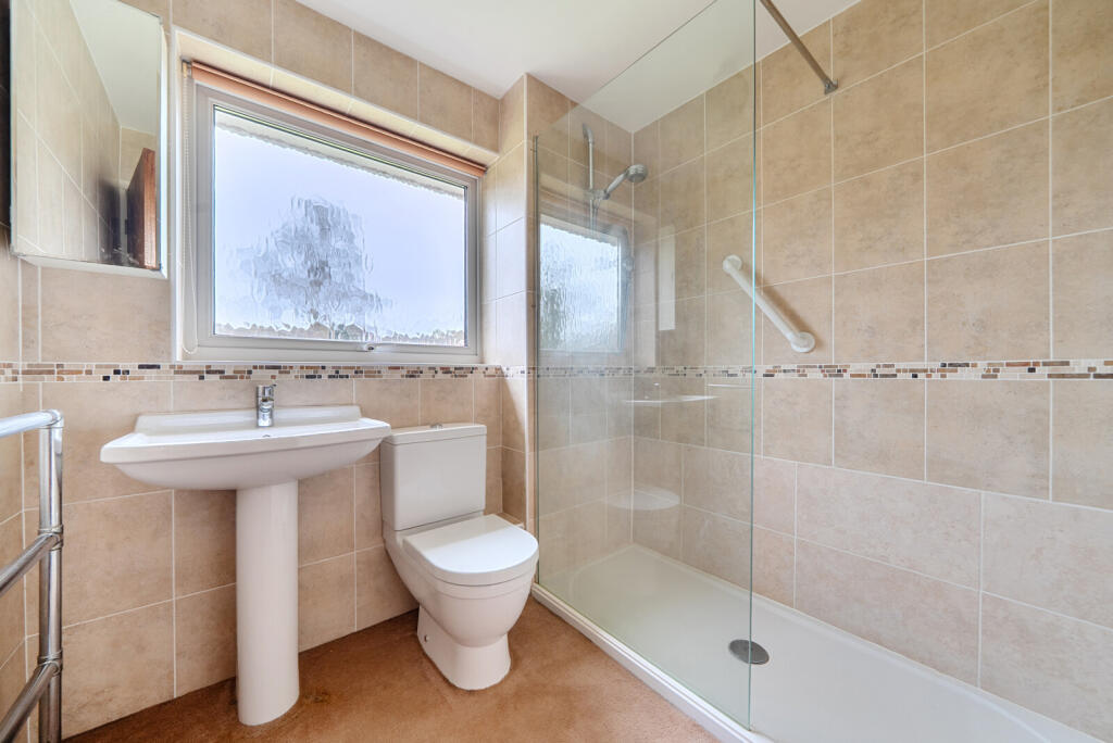 Woodland Avenue, Cranleigh, GU6