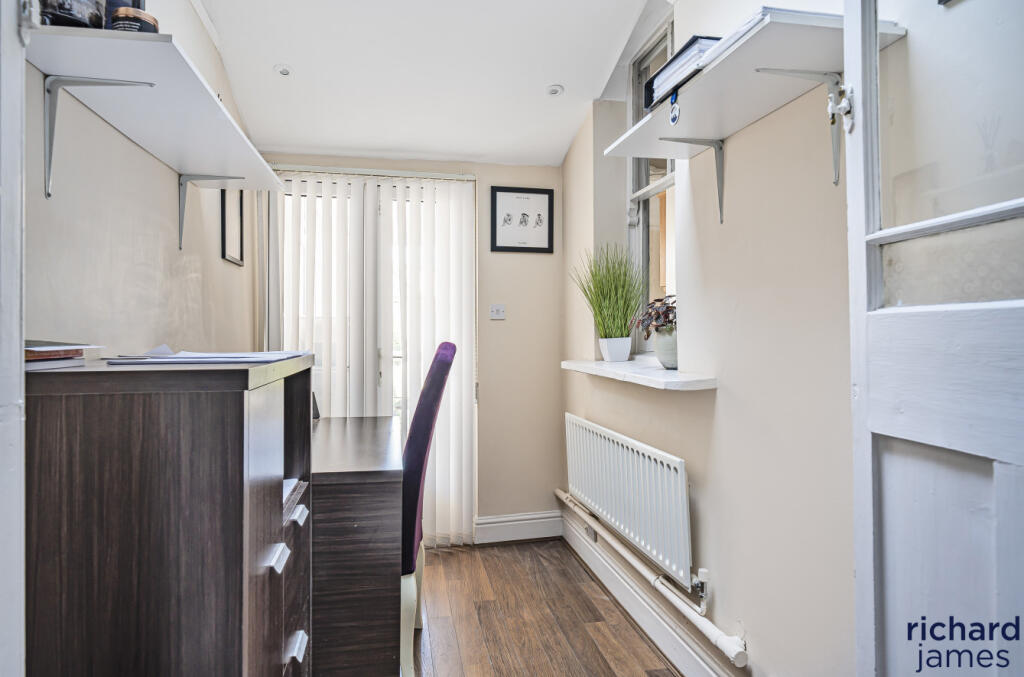 275de287-5d5f-474...