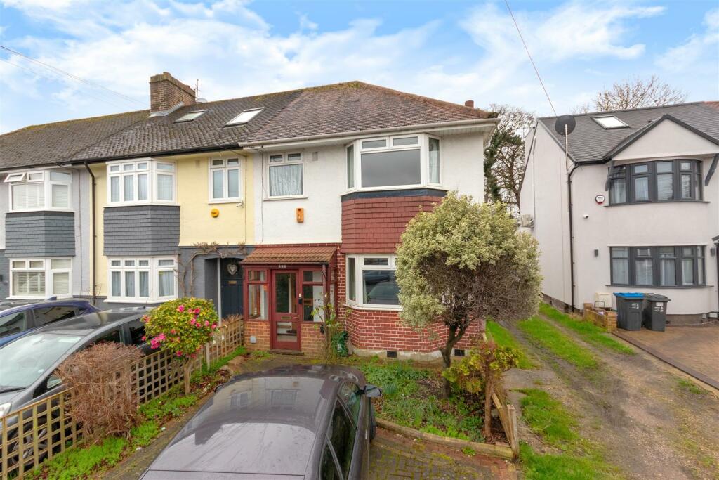 Hillcross Avenue