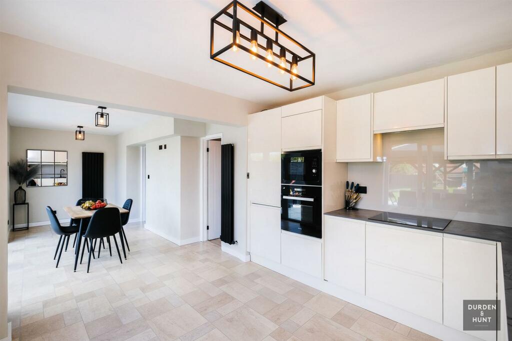 Woodgreen Road 31.jpg